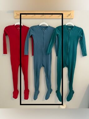 Primary Kids Organic Zip Footie One-Piece Pajamas in Slate Blue. Like New!